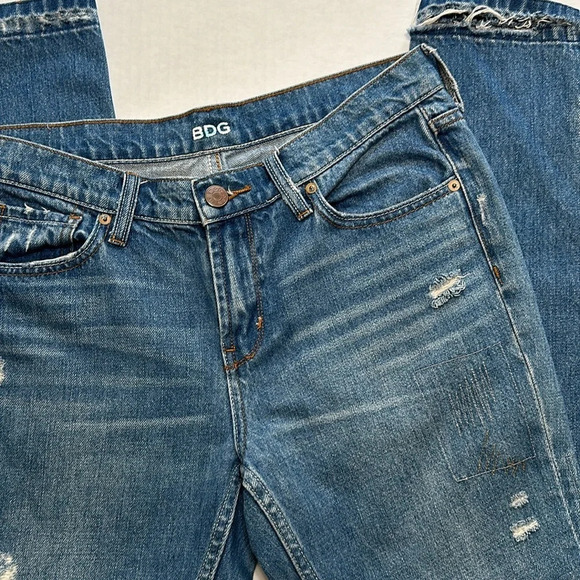 BDG Slim Fit Boyfriend Distressed Denim Women’s Jeans Size 26 - Picture 1 of 12